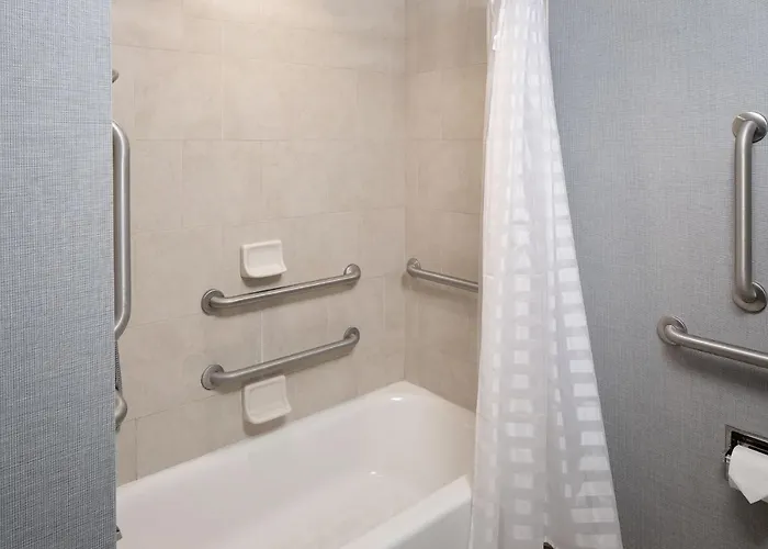 Hotel Hyatt Place North Shore 3*