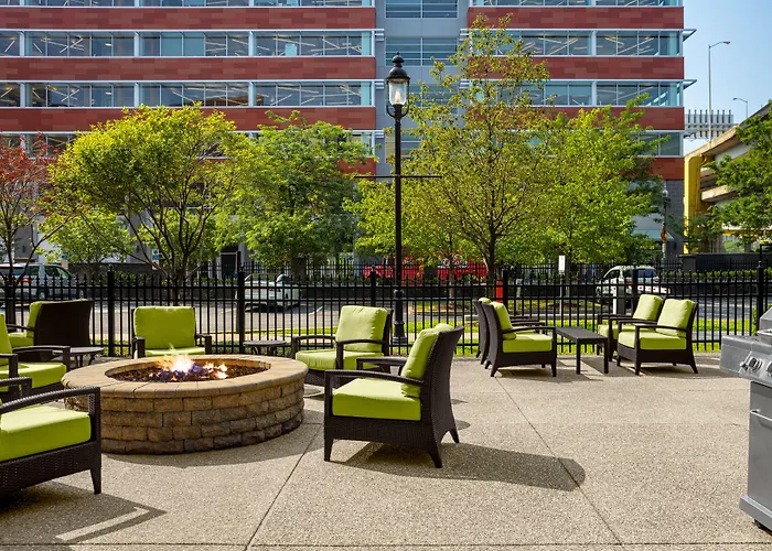 Hyatt Place North Shore Hotel 3*