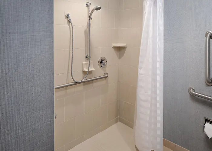 Hyatt Place North Shore Hotel