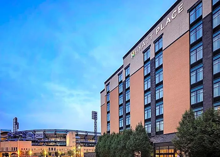 Hyatt Place North Shore 3*